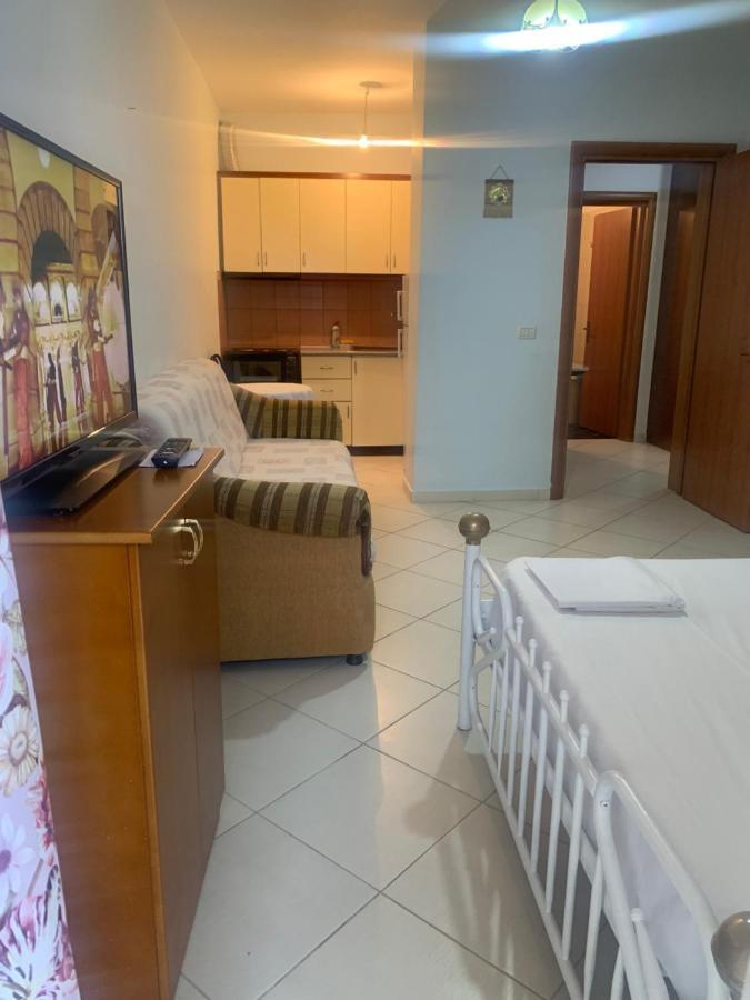 Caramel Sun Studios Apts Sarande Ngoại thất bức ảnh