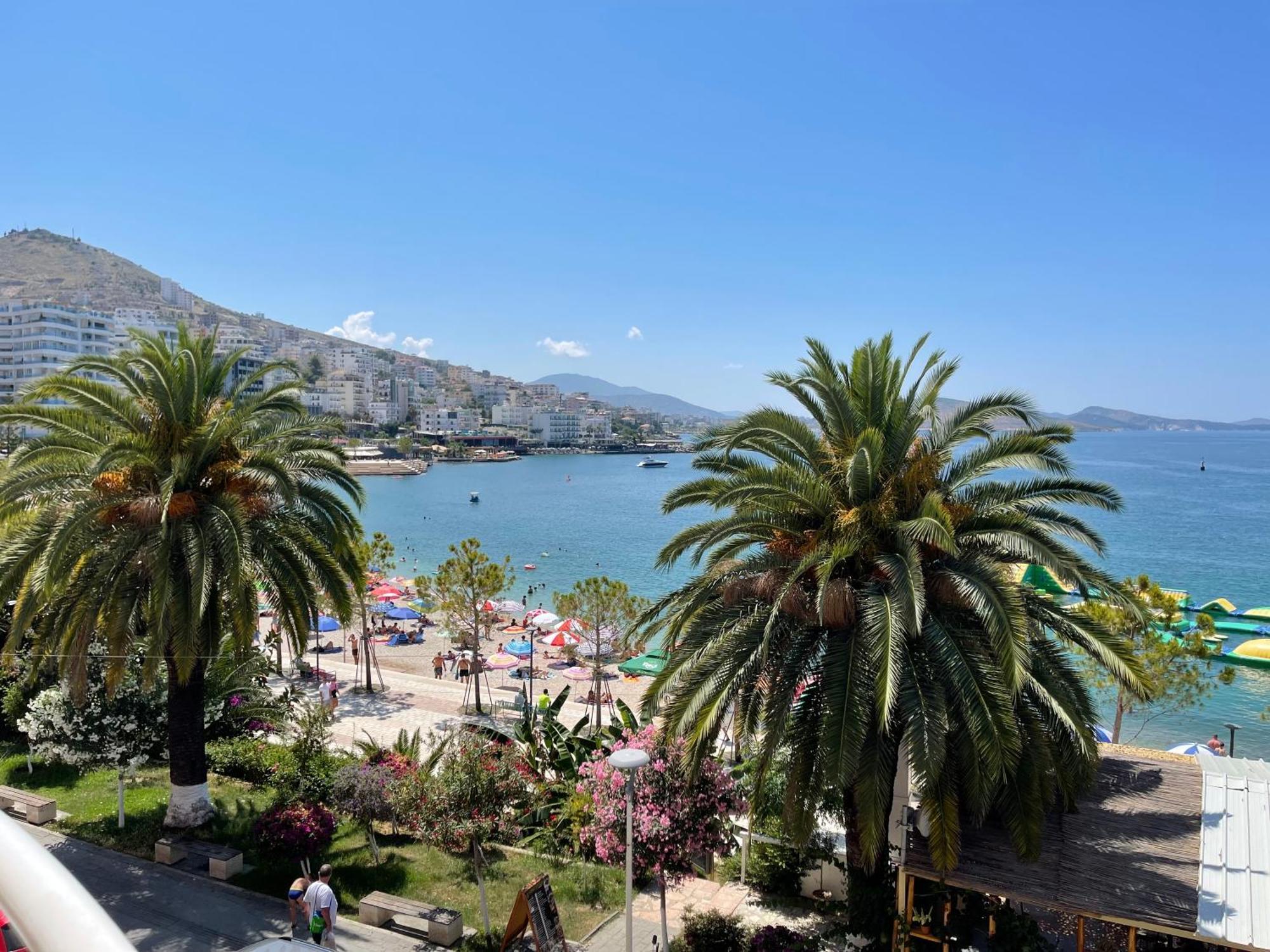 Caramel Sun Studios Apts Sarande Ngoại thất bức ảnh